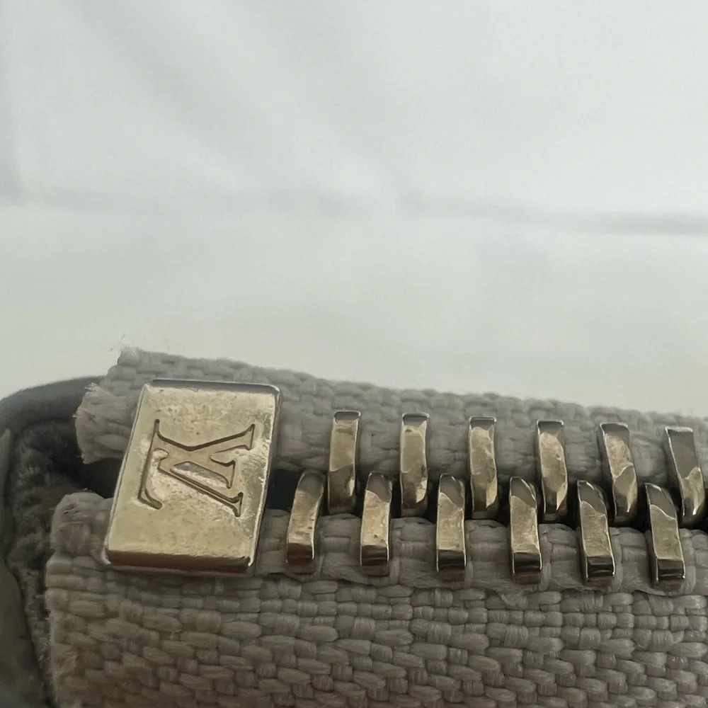 Louis Vuitton White Monogram Antarctica Zip Pouch O-Case Clutch - Picture 4 of 9